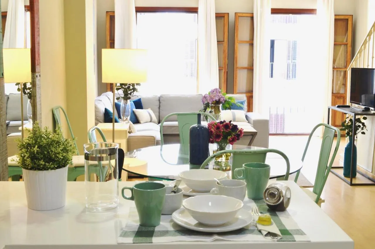 Apartment Homeyseville-Penthouse Cathedral Tomas De Ibarra St 6 Pax, Parking Optional