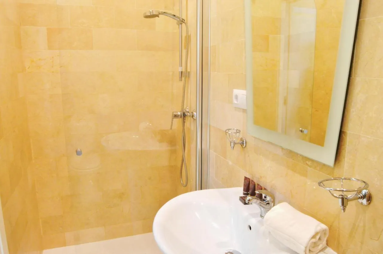Apartment Homeyseville-Penthouse Cathedral Tomas De Ibarra St 6 Pax, Parking Optional