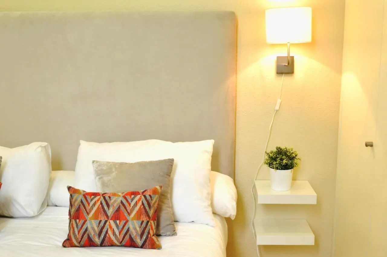 Homeyseville-Penthouse Cathedral Tomas De Ibarra St 6 Pax, Parking Optional Apartment
